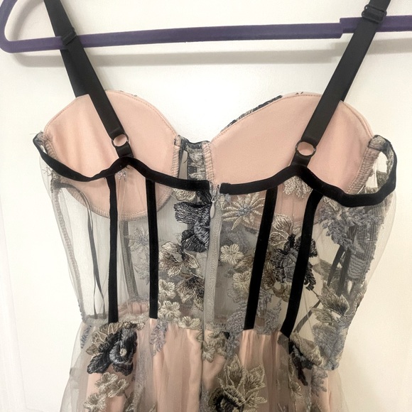 FashionNova Such A Dream Maxi Dress Blush Gray Corset Size Small 2/4 Cocktail - Picture 11 of 13
